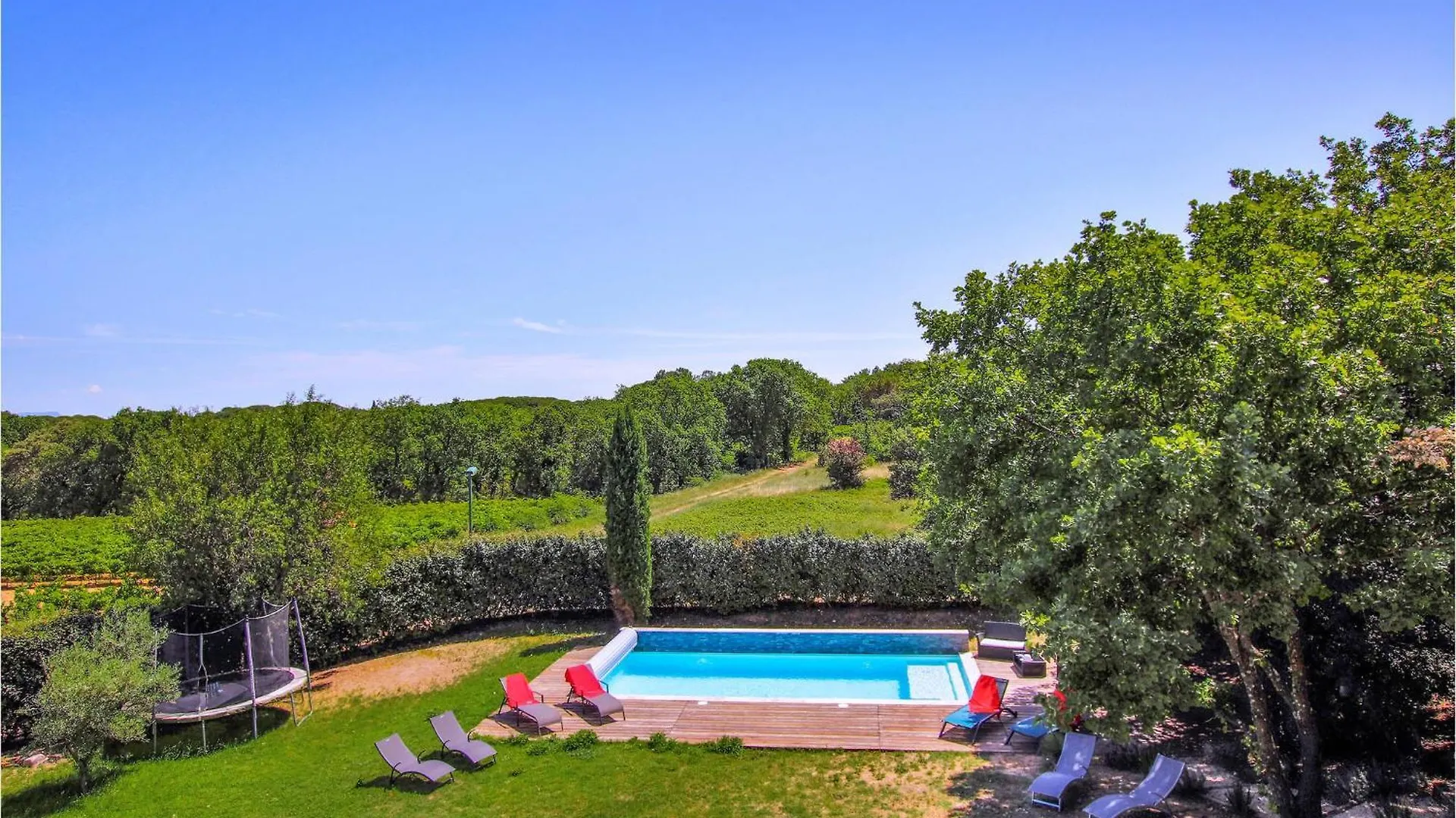 Nice Home In Suze-La-Rousse With Wifi